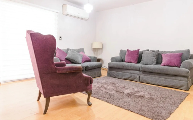 New Cozy San Pedro Home Patio Work Area