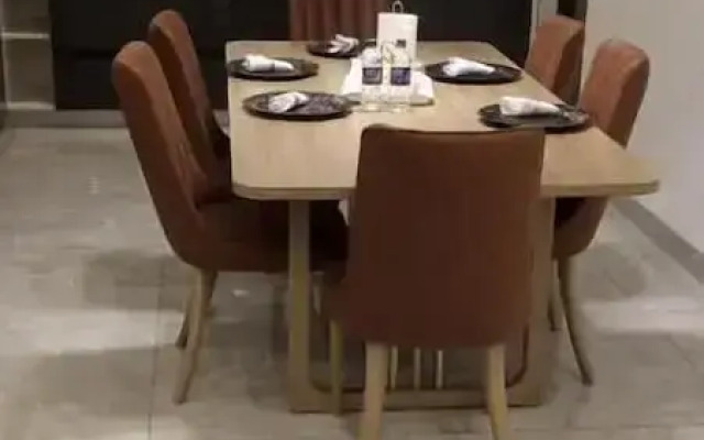 Lux Suites Perry West Luxurios Apartment