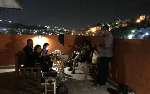 Las Calzadas Hotel & Suites