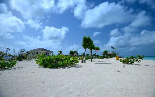 Rollezz Villas Beach Resort