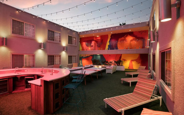 The Kinney - Venice Beach
