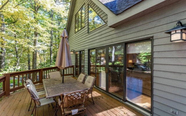 Luxury Wintergreen Near Golf Course Pool Access