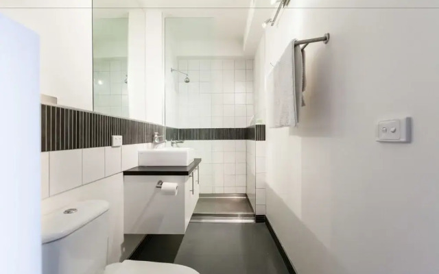 LANCE, 1BDR Melbourne Apartment