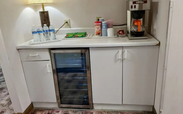 South Side Inn - Burlington