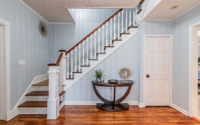 A Large Tropical 7 Bedroom Estate by RedAwning