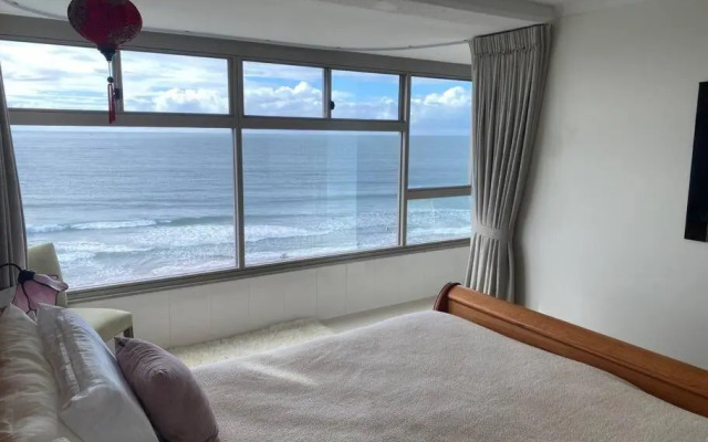 Alex Beachfront 3 brm Apartment - 9th floor