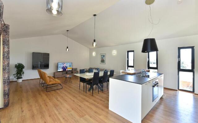 Villa Tamara 2044