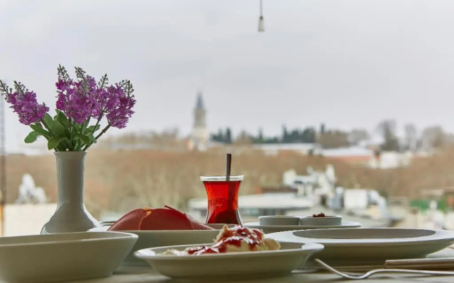 Seres Hotel Old City