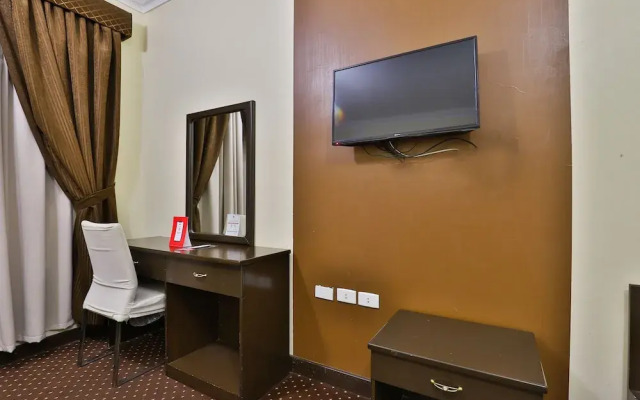 OYO 446 Mas Hotel