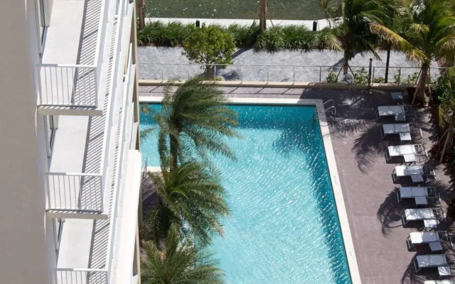 Mare Azur Miami Luxury Apartments by Grand Bay