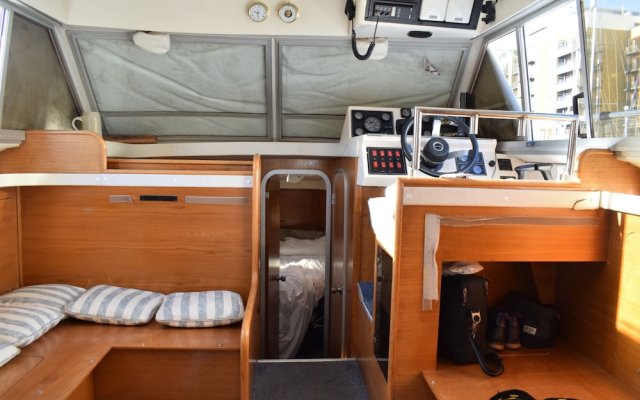 1 Bedroom Princess Live-aboard Boat