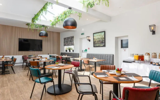 The Clarence Gardens Hotel, BW Signature Collection