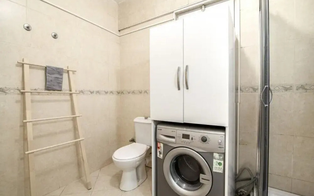 Central and Convenient Flat in Sisli