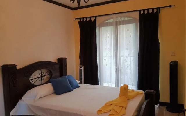Pura Vida House Cabo Blanco