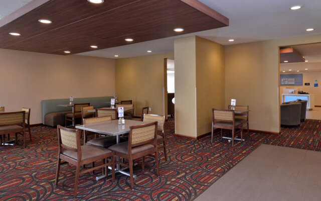 Holiday Inn Express Hotel & Suites Lonoke I-40 (Exit 175)