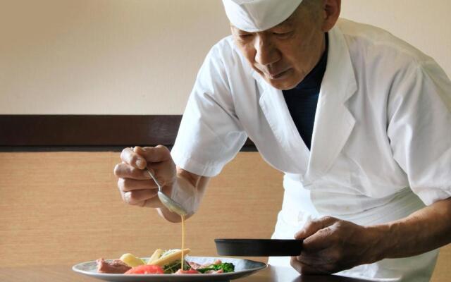 Izu Ippeki lake lakeside terrace