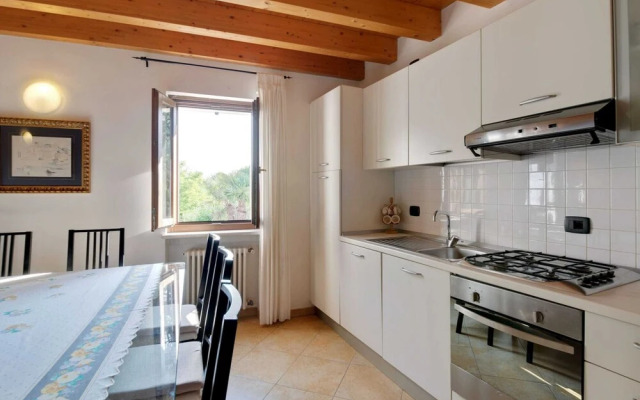 Fabulous Mansion in Pesina Spezie near Lake