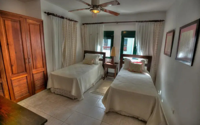 Incredible Oceanfront 3 Bedroom Apartment S-b201
