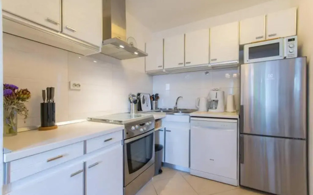 Flora three bedroom apartment. Near beach