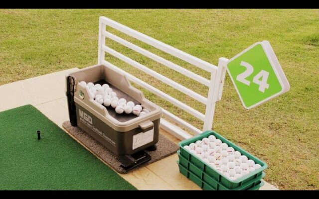 Palm Driving Range & Resort