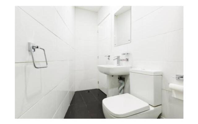 treetops flat3 Hall Green B28