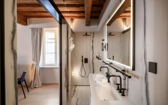 Zlata Ladjica Boutique Hotel