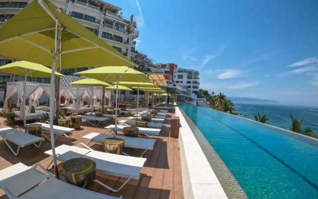 Almar Resort Luxury Beach Front Experience