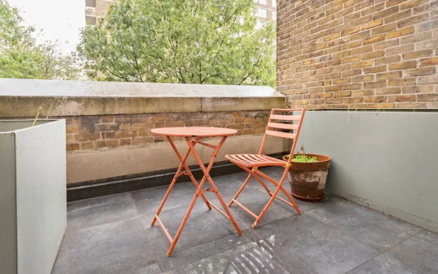Citadel Apartments Bath Court