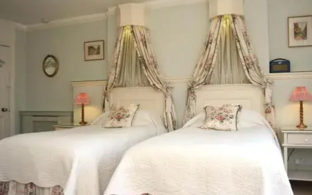 Bed & Breakfast at Ocklynge Manor