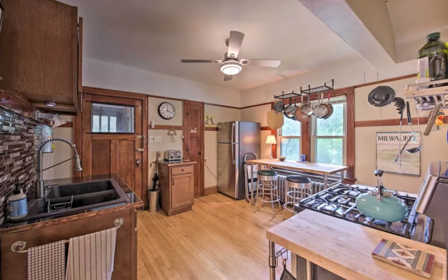 Chic Milwaukee Apartment in Hip Neighborhood!