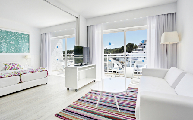 Grupotel Ibiza Beach Resort - Adults Only