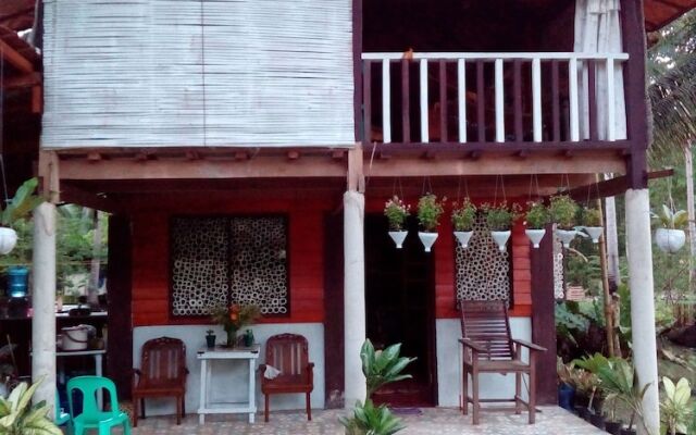 Batuan Hammock Hostel