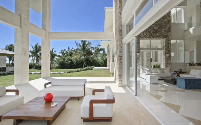 Stunning 6BR Villa With Ocean View in Cap Cana