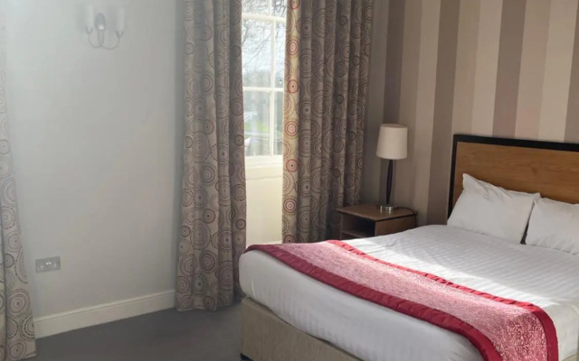 The Riverside House Hotel