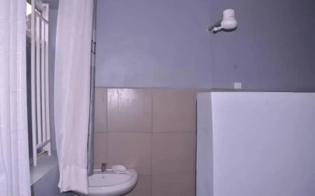 Tommy's Budget Rooms