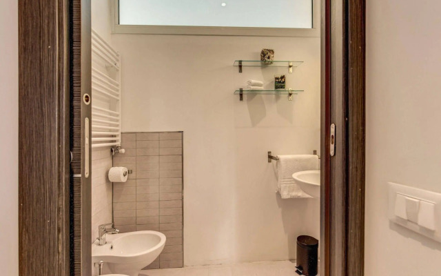 Italy Rents Colosseum - Termini