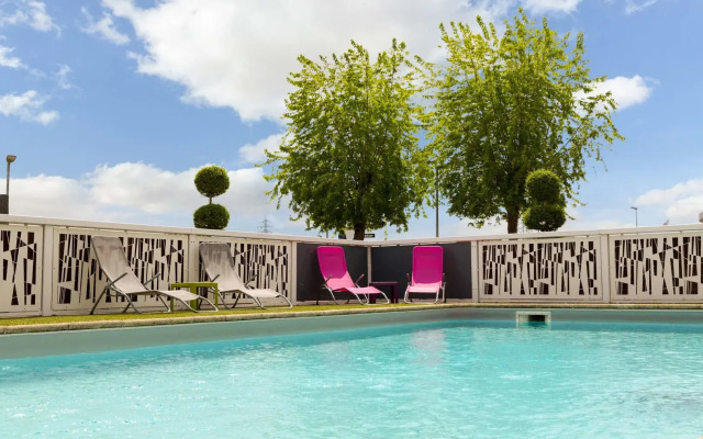 The Originals City, Hôtel Hélios