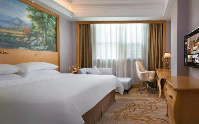 Vienna International Hotel Shenzhen Longhua Center
