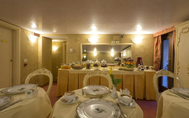 Hotel Becher