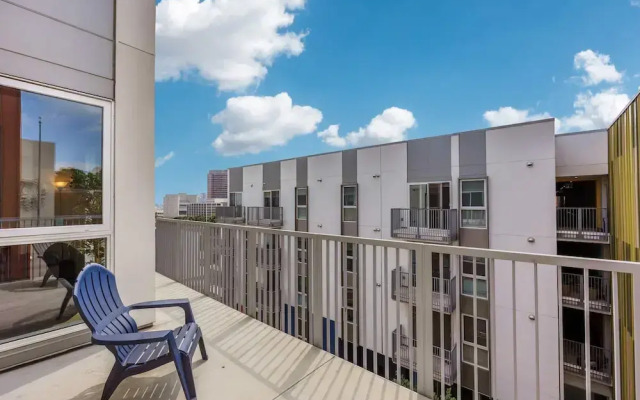 Stylish 2BR Family Apartment by Dtla