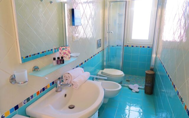 "Lavinia" by Nestor&Jeeves