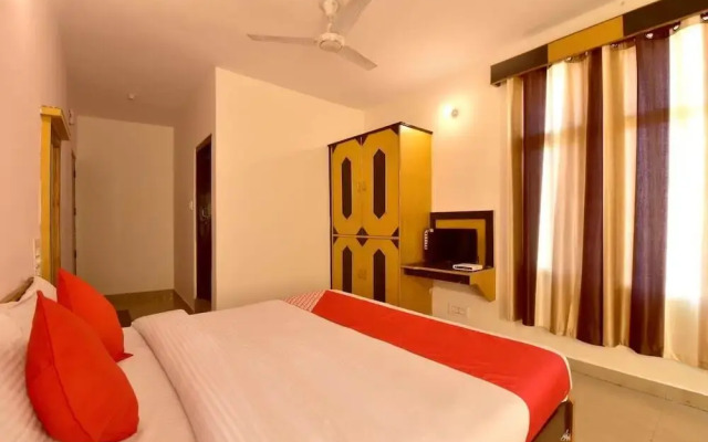 Hotel Silver Face by OYO Rooms