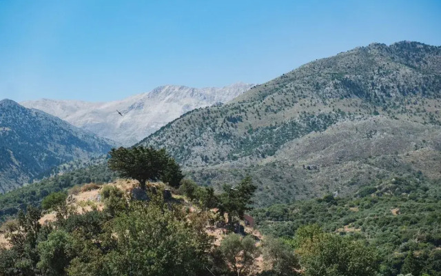 Villa Kalogra - Natural Habitat w. Views