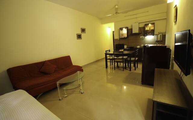 OYO 9868 Home Poolside 1 BHK Candolim