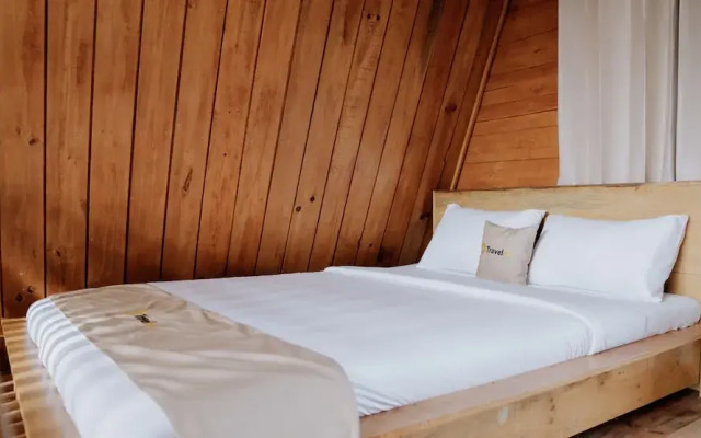 Sikunir Pondok Cabin By Travelink