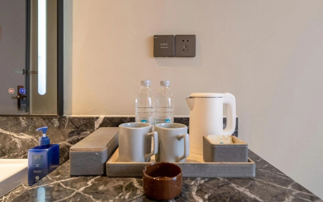Yake e Home Express Hotel