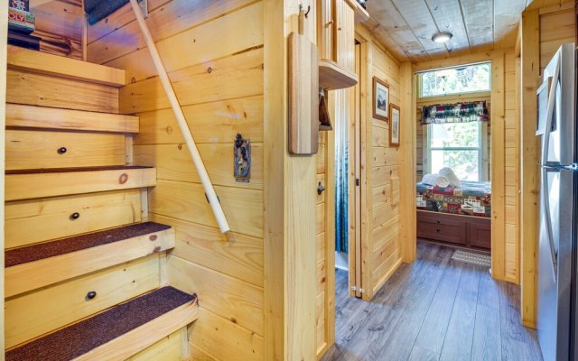 Mill Spring Log Cabin w/ Decks & Hot Tub!