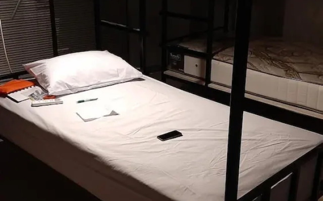 Bed Box Bali - Hostel