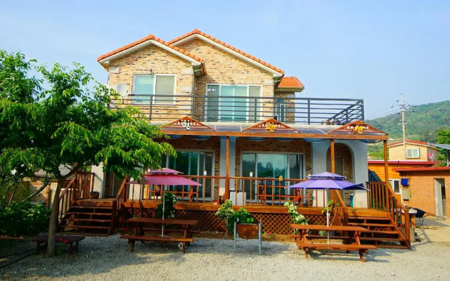 Buan Jayeon Garden Pension
