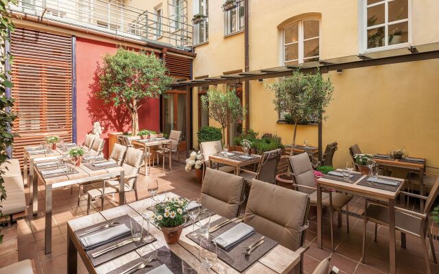 Alpen Hotel München